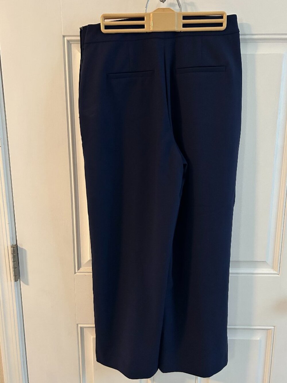 Halogen Navy wide-leg crop trousers with button detail size 4